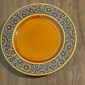 Daisy Iron Stone Plate set of 4 saucers dinnerware home goods dining decorations